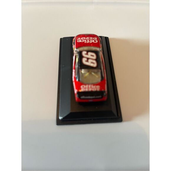 Motorsports Authentics Carl Edwards 2007 NASCAR Die-Cast Bristol Race Racecar - Picture 15 of 16